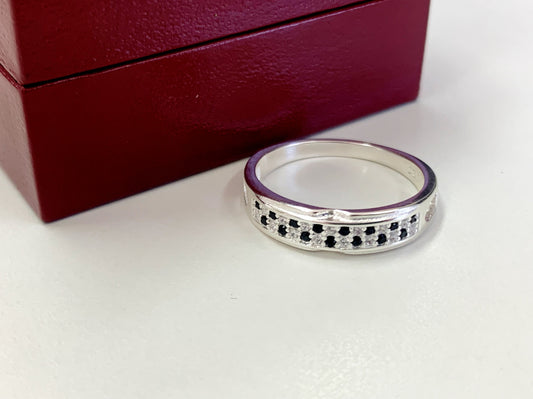 Anillo cintillo circones negro y blanco 💍